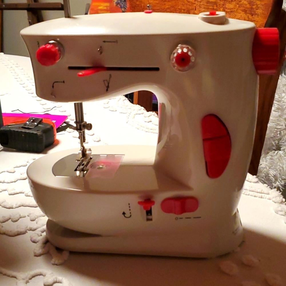 New In Box Easy Stitcher - Picture 8 of 12